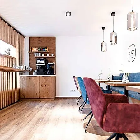 Boardinghouse Ξενοδοχείο με διαμερίσματα 3*