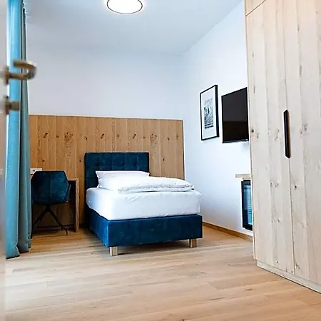 Boardinghouse Ξενοδοχείο με διαμερίσματα 3*